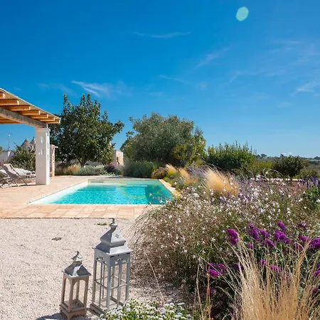 Td Trulli Perla Bianca Trulli W Pool Vineyards Martina Franca