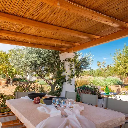 Td Trulli Perla Bianca Trulli W Pool Vineyards Hébergement de vacances Martina Franca