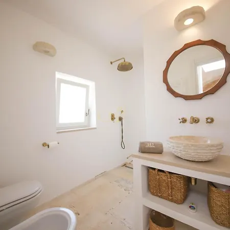 Holiday home Td Trulli Perla Bianca Trulli With Pool & Vineyard