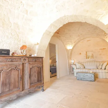 Holiday home Td Trulli Perla Bianca Trulli With Pool & Vineyard *