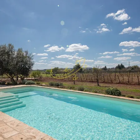 Holiday home Td Trulli Perla Bianca Trulli With Pool & Vineyard