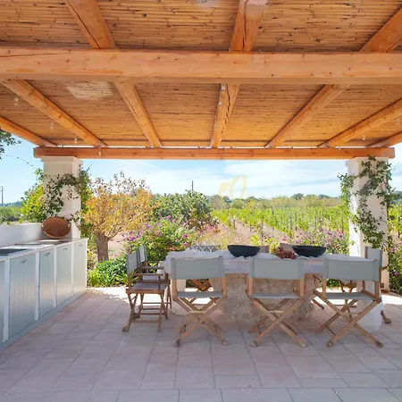 Td Trulli Perla Bianca Trulli W Pool Vineyards *