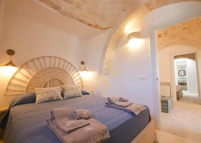 Td Trulli Perla Bianca Trulli W Pool Vineyards * מרטינה פרנקה