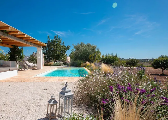 Td Trulli Perla Bianca Trulli W Pool Vineyards מרטינה פרנקה