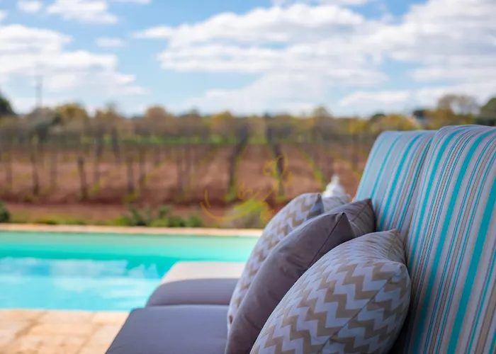 Td Trulli Perla Bianca Trulli W Pool Vineyards *